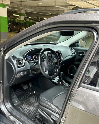 Jeep Compass cena 81000 przebieg: 142500, rok produkcji 2018 z Pobiedziska małe 106